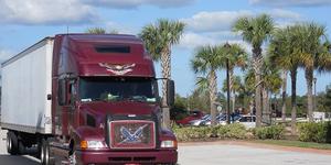 Fifth wheel trailer transport